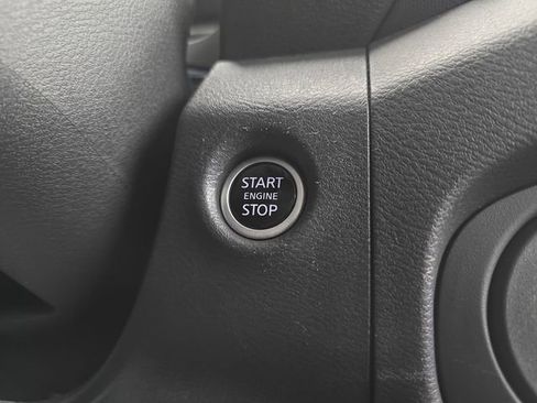 Used 2024 Nissan Frontier SV w/ Technology Package image 32