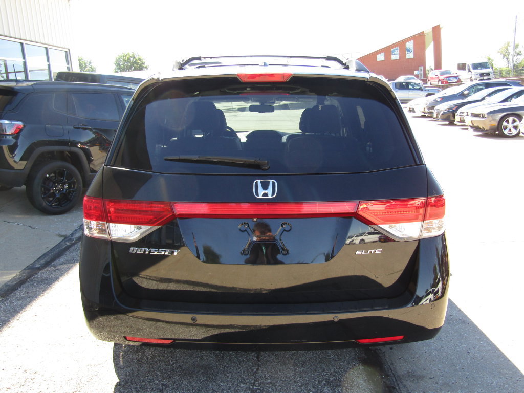 Used 2016 Honda Odyssey Touring Elite image 4