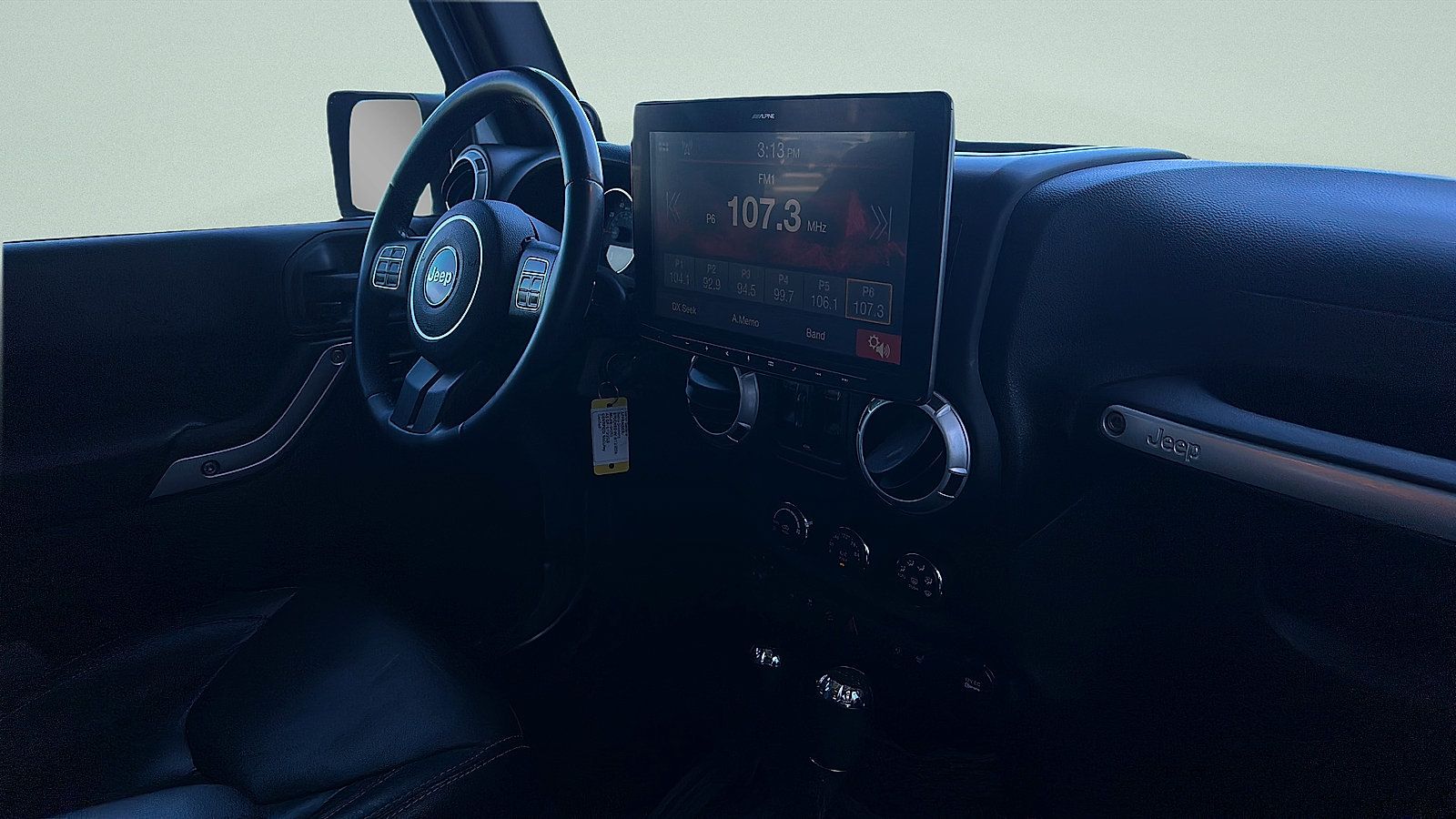 Used 2013 Jeep Wrangler Unlimited Sahara w/ Connectivity Group AWD/4WD image 30