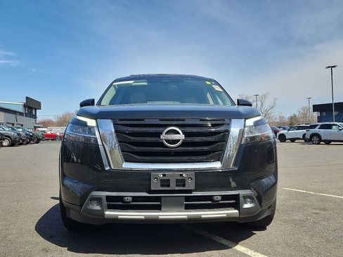 Used 2022 Nissan Pathfinder SL w/ SL Premium Package image 2
