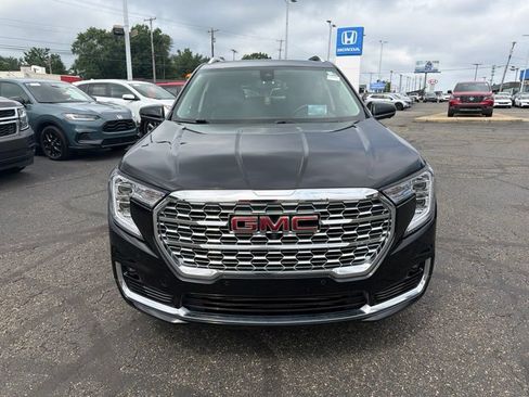 Used 2023 GMC Terrain Denali w/ Black Diamond Edition AWD/4WD image 2