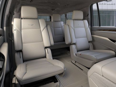 New 2026 Cadillac Escalade ESV Platinum Sport w/ LPO, ONYX Package AWD/4WD image 17