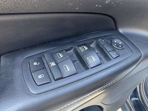 Used 2017 Jeep Grand Cherokee Limited image 15