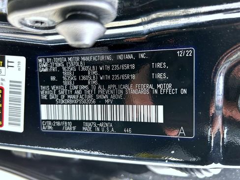 Used 2023 Toyota Highlander LE image 28