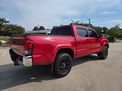 Used 2021 Toyota Tacoma SR5 AWD/4WD image 7
