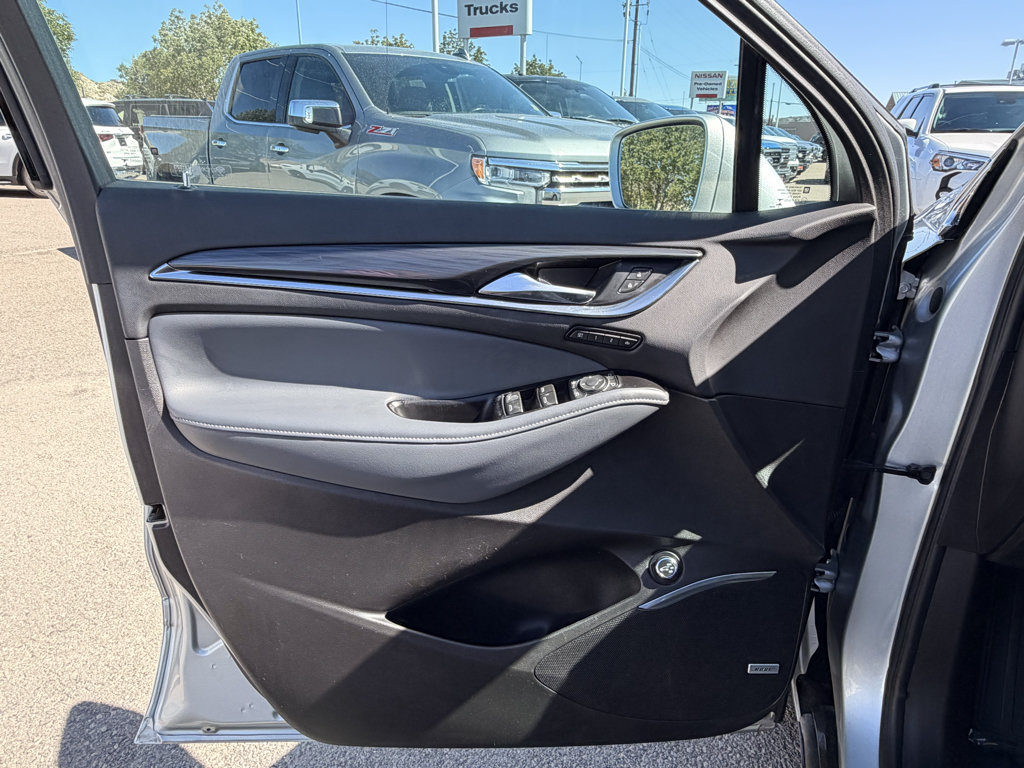 Used 2018 Buick Enclave Premium FWD image 16