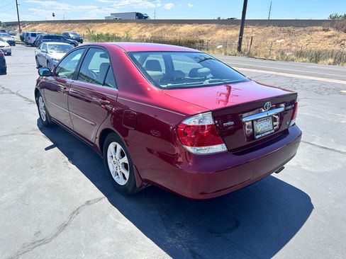 Used 2005 Toyota Camry XLE FWD image 4