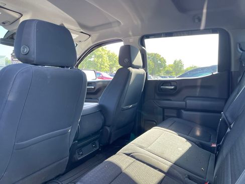 Used 2022 Chevrolet Silverado 1500 Custom w/ Safety Confidence Package RWD image 4