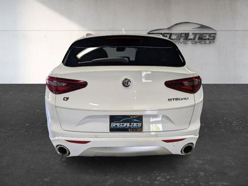Used 2020 Alfa Romeo Stelvio Ti w/ Active Blind Spot Package AWD/4WD image 9