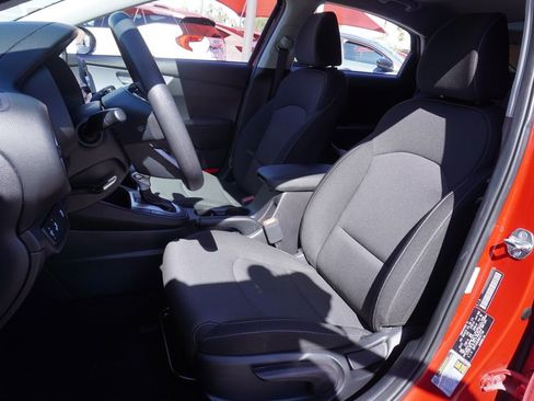 Used 2022 Kia Forte LXS w/ LXS Technology Package image 13