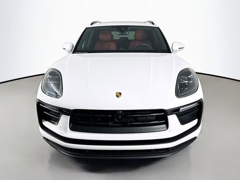 Certified 2026 Porsche Macan image 6