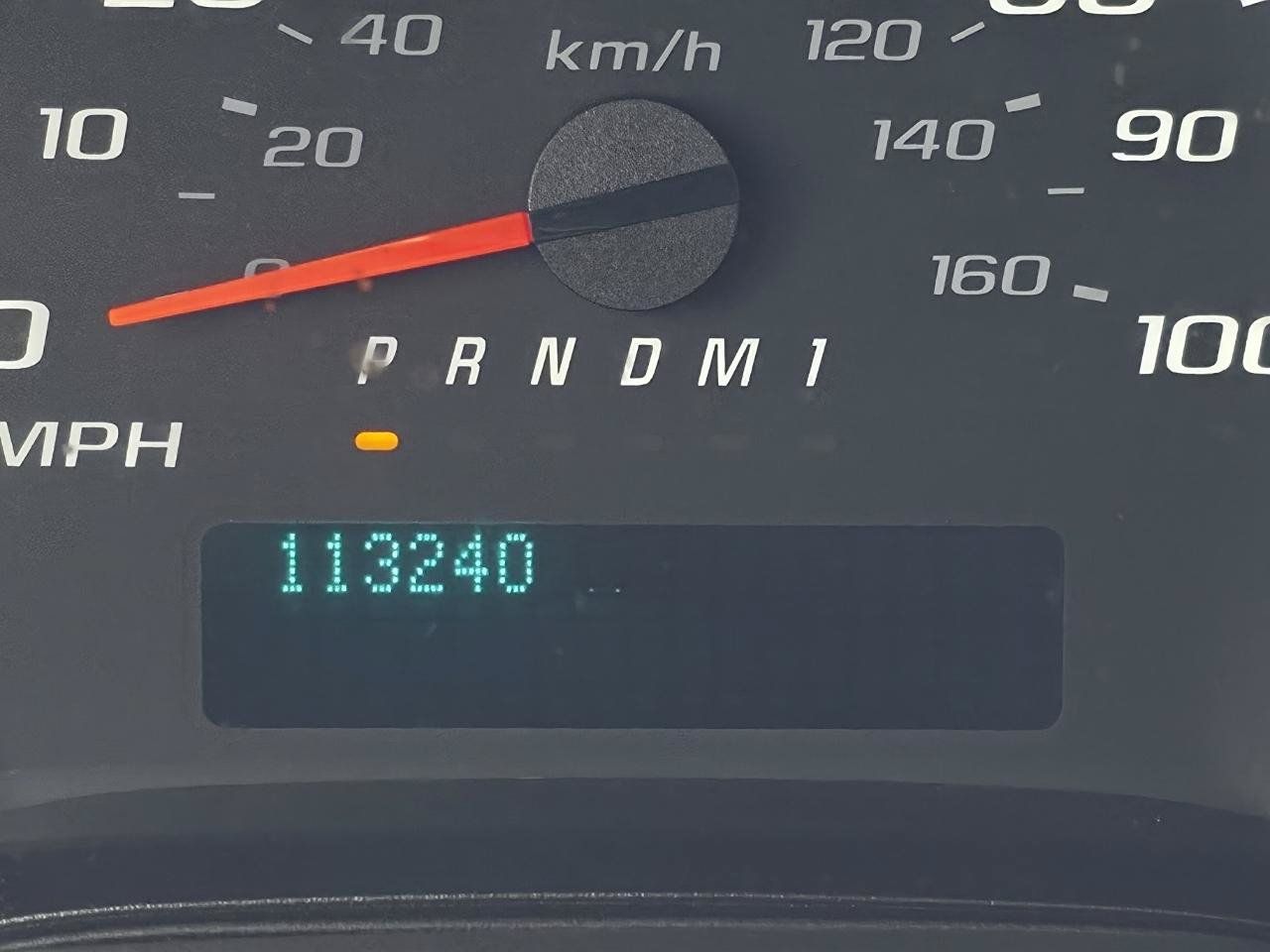 Used 2014 Chevrolet Express 2500 RWD image 23
