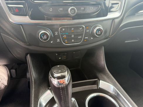 Used 2020 Chevrolet Traverse RS AWD/4WD image 36