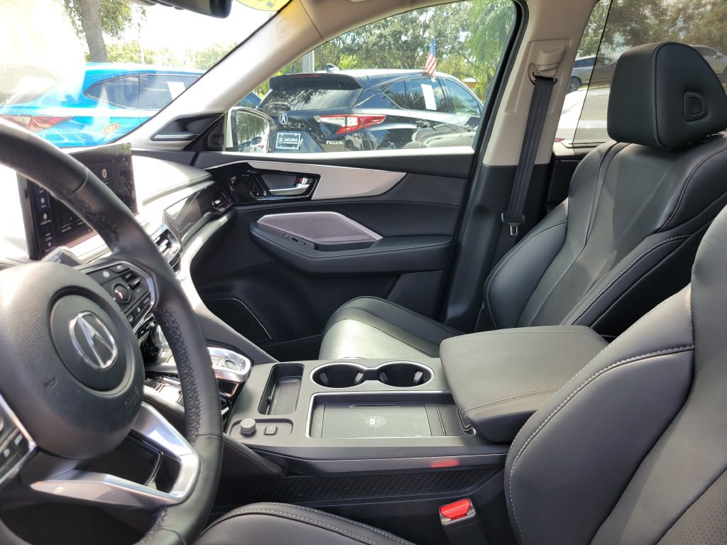 Certified 2025 Acura MDX w/ Technology Package FWD image 17