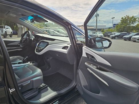 Used 2020 Chevrolet Bolt Premier w/ Infotainment Package image 13