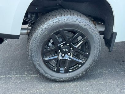New 2026 Chevrolet Silverado 1500 Custom Trail Boss w/ Turbomax Blackout Package