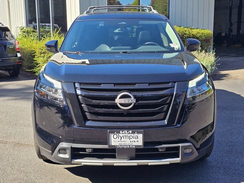 Used 2024 Nissan Pathfinder SL w/ SL Premium Package AWD/4WD image 2