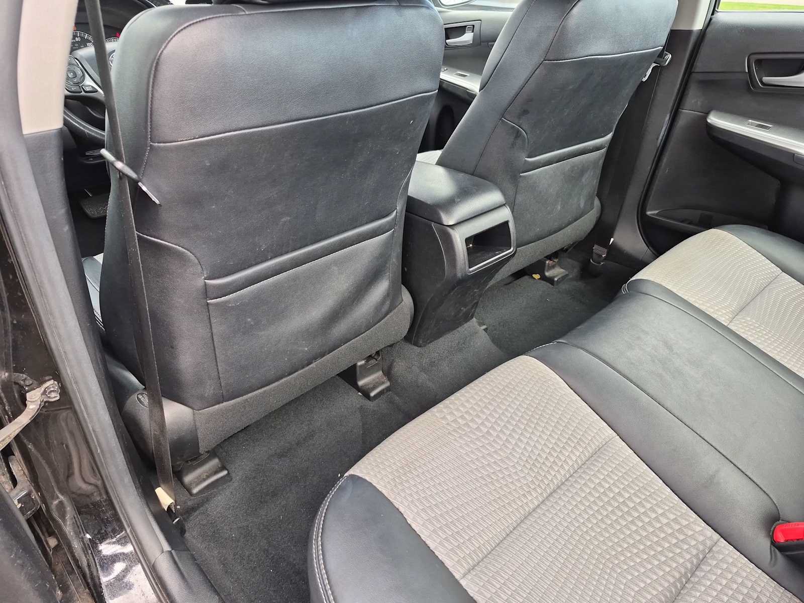 Used 2012 Toyota Camry SE FWD image 18