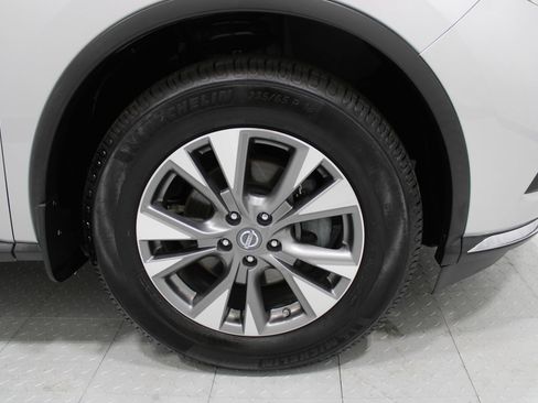 Used 2017 Nissan Murano S w/ Navigation Package AWD/4WD image 5