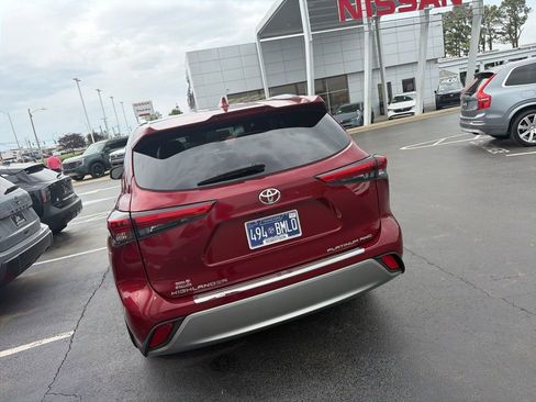 Used 2021 Toyota Highlander Platinum AWD/4WD image 4