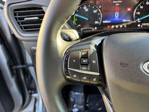 Certified 2022 Ford Escape SE w/ SE Sport Appearance Package image 19