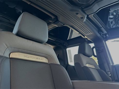 New 2025 GMC Hummer EV 2X w/ Extreme Off-Road Package image 13