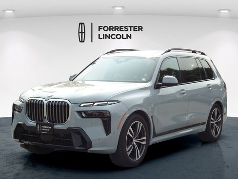 Used 2023 BMW X7 xDrive40i w/ M Sport Package AWD/4WD image 7
