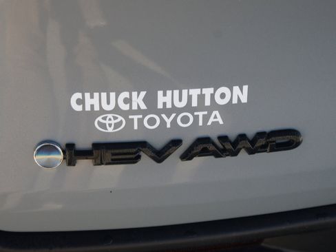 Used 2025 Toyota Sienna XLE Woodland Edition image 18