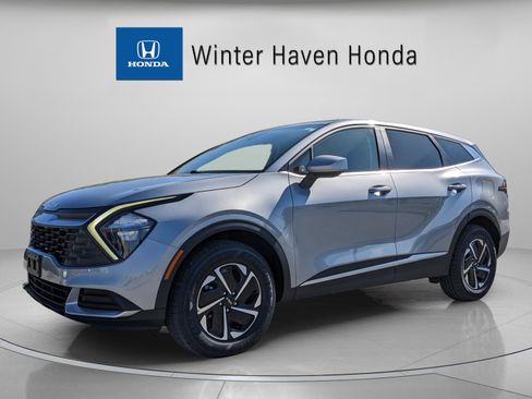 Used 2023 Kia Sportage LX image 2