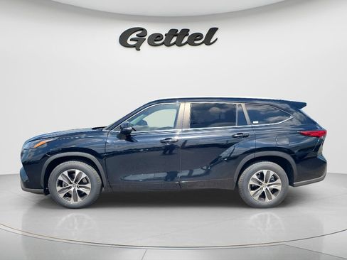 Used 2023 Toyota Highlander XLE FWD image 8