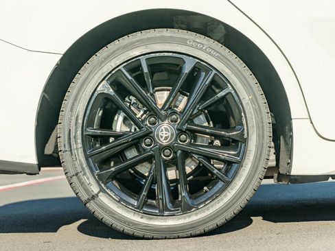 Certified 2025 Toyota Camry SE FWD image 11