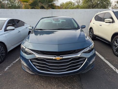 Used 2024 Chevrolet Malibu LT image 3
