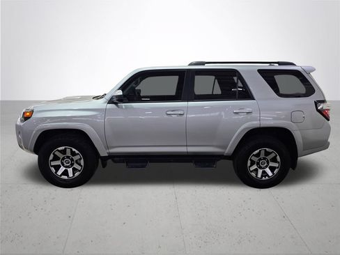 Used 2022 Toyota 4Runner TRD Off-Road AWD/4WD image 14