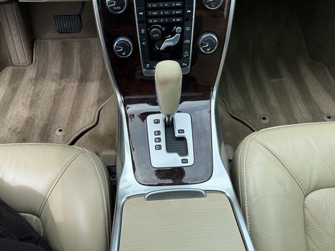 Used 2012 Volvo XC70 T6 Premier Plus image 20