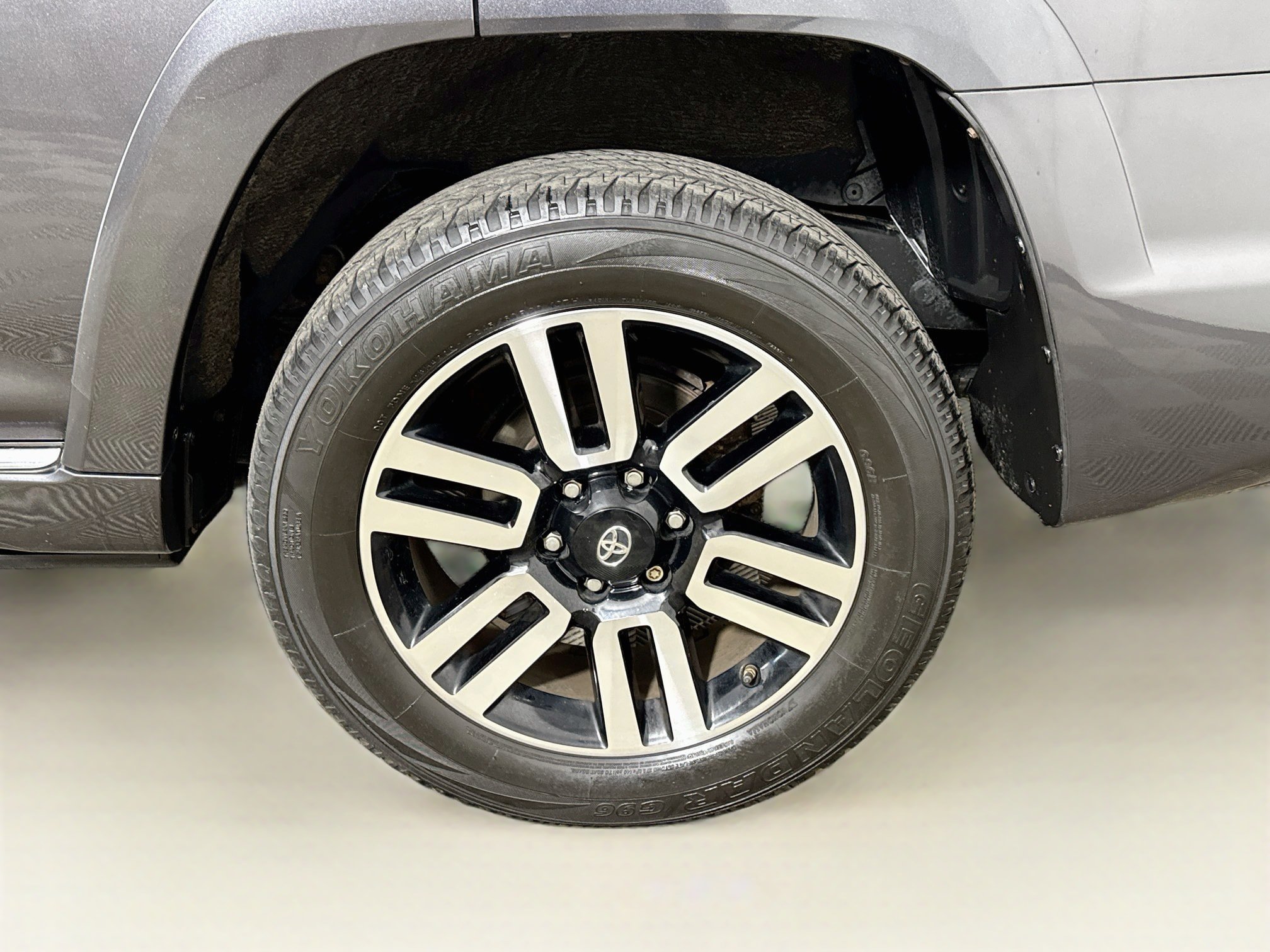 Used 2018 Toyota 4Runner Limited AWD/4WD image 29