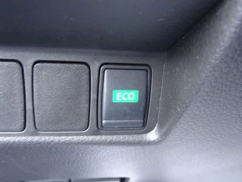 Used 2019 Nissan Rogue Sport S image 18