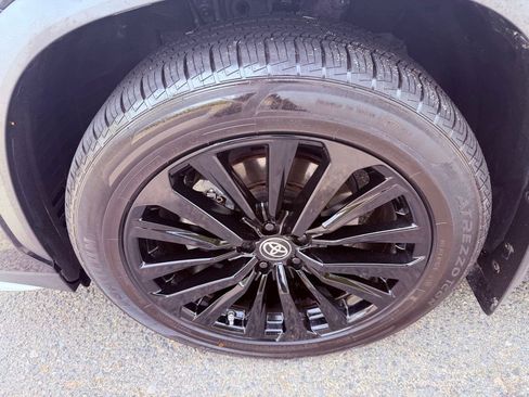 Used 2024 Toyota Highlander XSE image 17