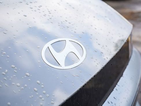 New 2026 Hyundai Ioniq 5 SEL image 11