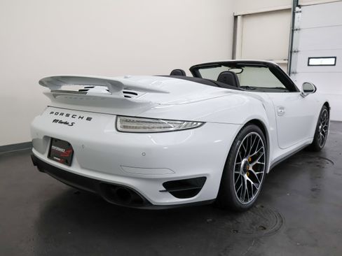Used 2015 Porsche 911 Turbo S w/ High-end Infotainment Package AWD/4WD image 4