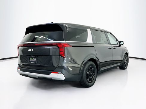 Used 2026 Kia Carnival FWD image 9