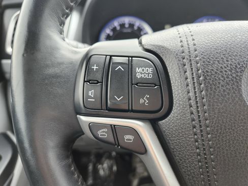 Used 2016 Toyota Highlander Limited AWD/4WD image 37