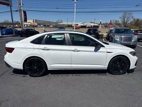 Used 2024 Volkswagen Jetta GLI Autobahn w/ GLI Black Package image 8