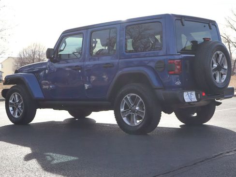 Used 2018 Jeep Wrangler Unlimited Sahara w/ Dual Top Group AWD/4WD image 7