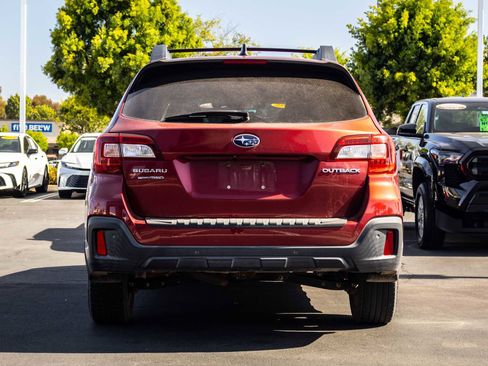 Used 2018 Subaru Outback 2.5i Limited AWD/4WD image 5