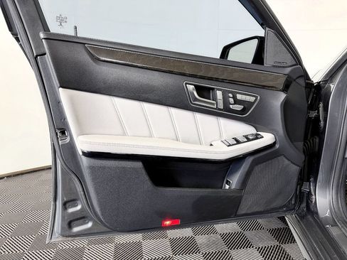 Used 2014 Mercedes-Benz E 63 AMG S-Model image 31