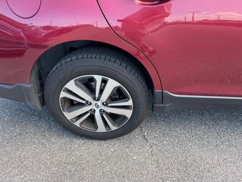 Used 2018 Subaru Outback 3.6R Limited AWD/4WD image 5