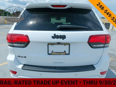 Used 2022 Jeep Grand Cherokee Laredo X AWD/4WD image 7