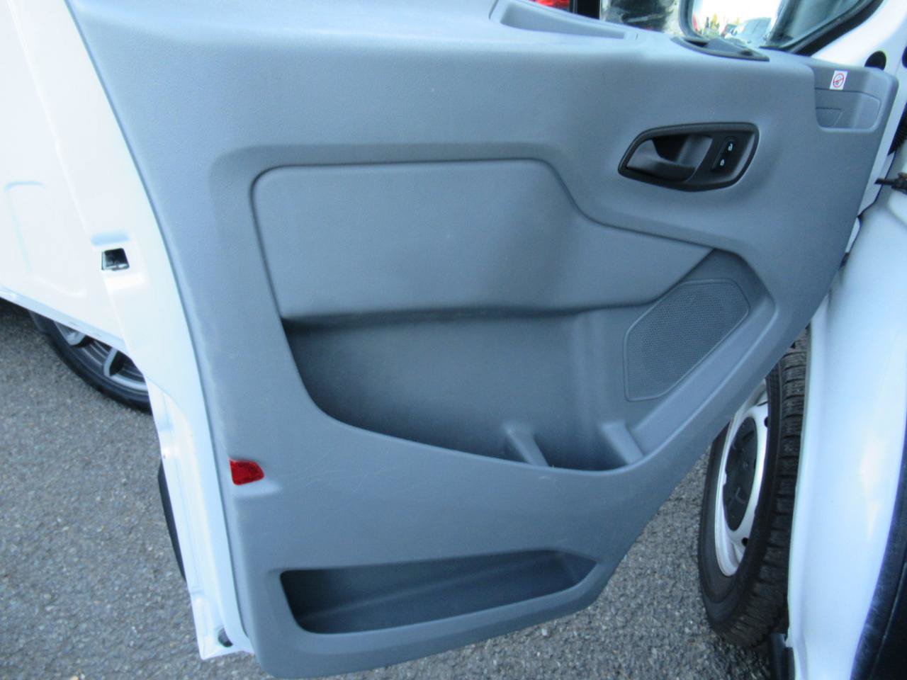 Used 2019 Ford Transit 150 130 Low Roof RWD image 10