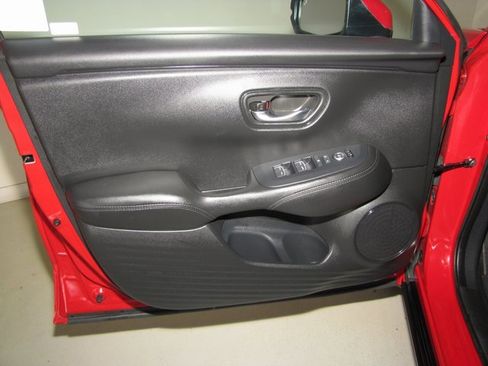 Certified 2024 Honda HR-V EX-L image 10