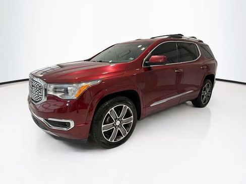 Used 2017 GMC Acadia Denali w/ Technology Package FWD image 3